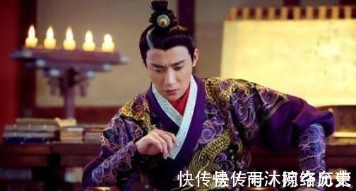 朱棣!千古绝对, 上联 塘里水鸭, 嘴扁脚短叫呷呷;下联经典至极!