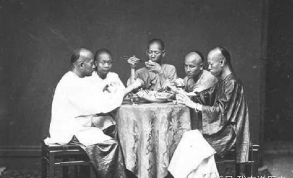 穷人|清朝最真实的生活场景,富人妻妾成群,穷人衣不蔽体