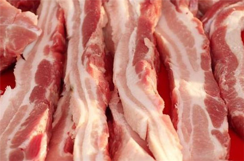 解冻肉“最怕”直接用水泡,教您4个小方法,冻肉变成“小鲜肉”