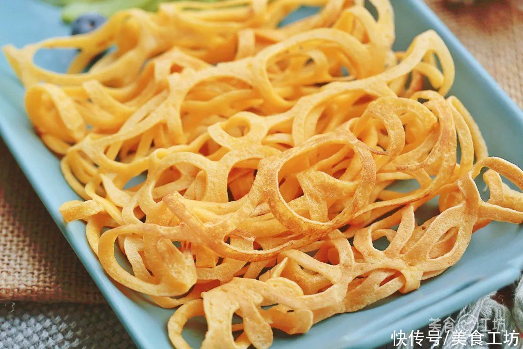 蕾丝|别吃鸡蛋饼了！平底锅就能做，简单到没机会失败
