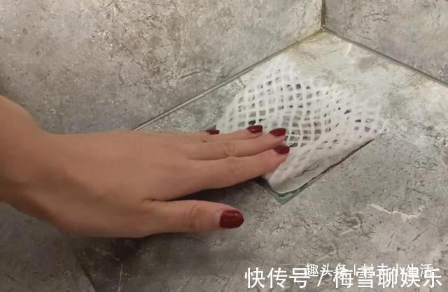 水果网套再也不扔了,放在卫生间一年省不少钱,我是才发现