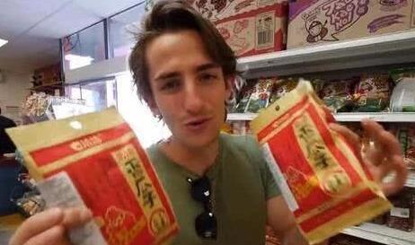 老外|继老干妈卫龙后,我国又一零食走红全球,老外awsl,停不下来