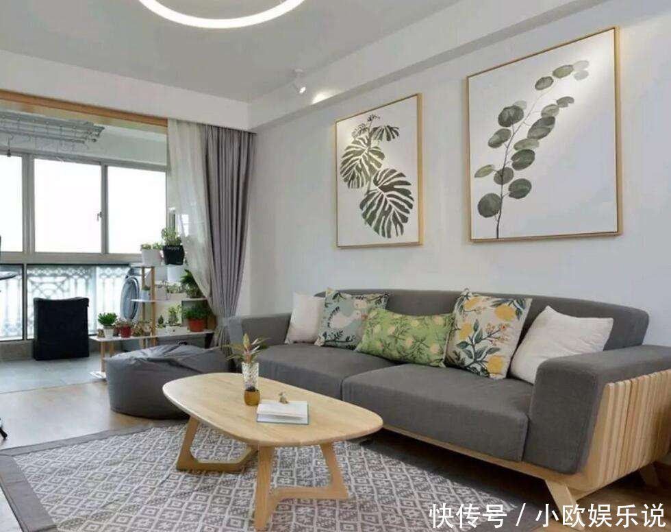 阳台上|越来越多人发现阳台和客厅做隔断不实用,朋友家这样设计,太棒了