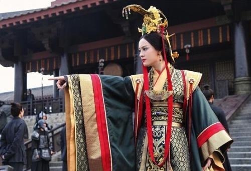 解气|被赐给地痞无赖,生下的女儿却是贤后,真是解气