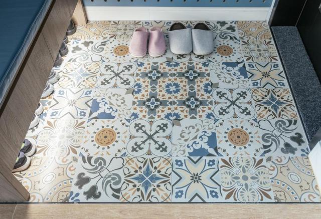 收纳|舍弃“客厅”,不买沙发,进门加隔断,这么装实用极了,晒晒全屋