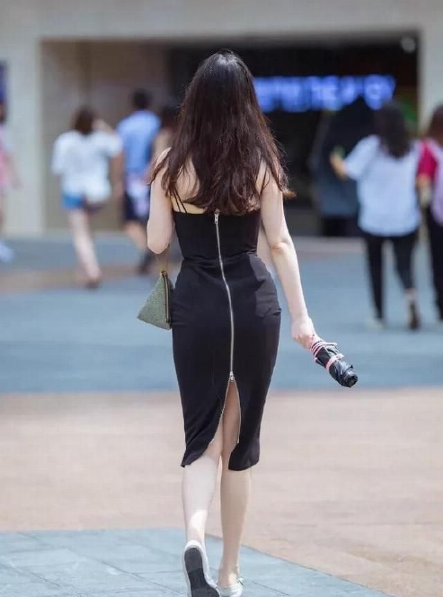 闭月羞花|时尚街拍黑色长裙晚礼装,真是有闭月羞花之貌