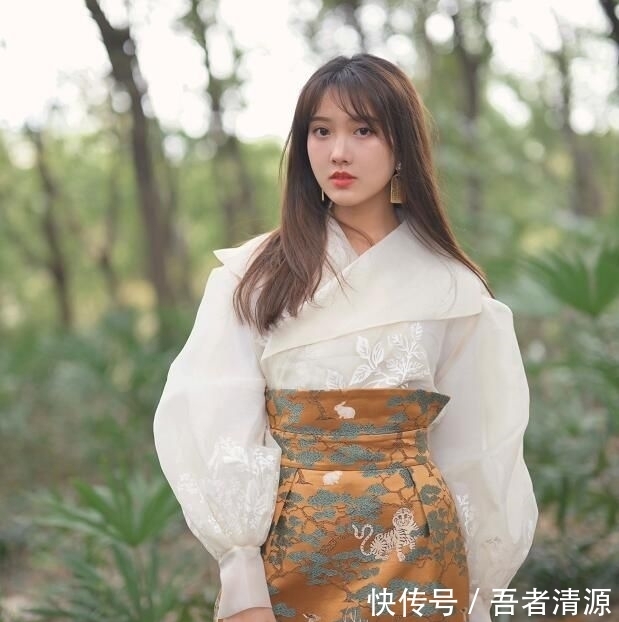 汉服|传统文化和游戏结合的典范?新天龙八部这款新时装,全是细节