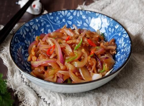 洋葱和它是绝配,等于天然“血管清洁工”,软化血管,血管通畅了