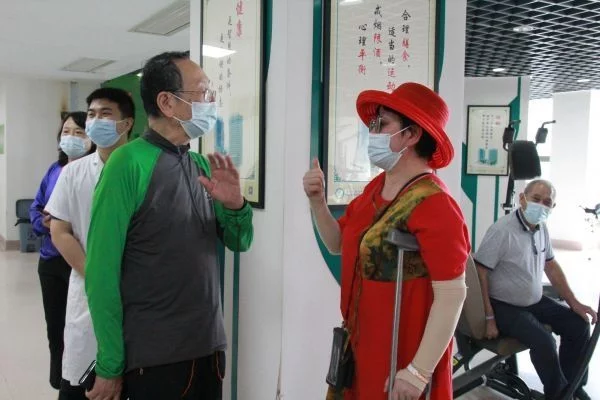 专家献言医院发展，建议整合学科资源推进“大康复”发展