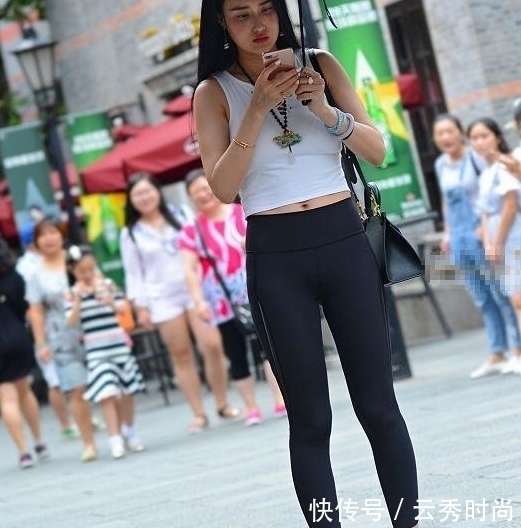 唯美|清新减龄又甜美显气质,打底裤给人一种小清新的唯美感觉