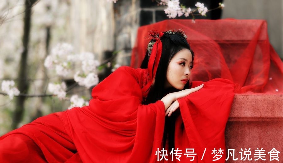 古人衣服长的拖地,总是弄脏怎么清洗其实他们根本不洗