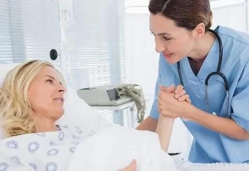 肠清茶|52岁李女士花费10万治便秘,却养出肠癌前病变,早知早受益