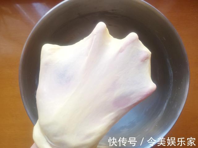 自制吐司总是干硬方法用错,难怪不柔软,诀窍分享给你,快试试