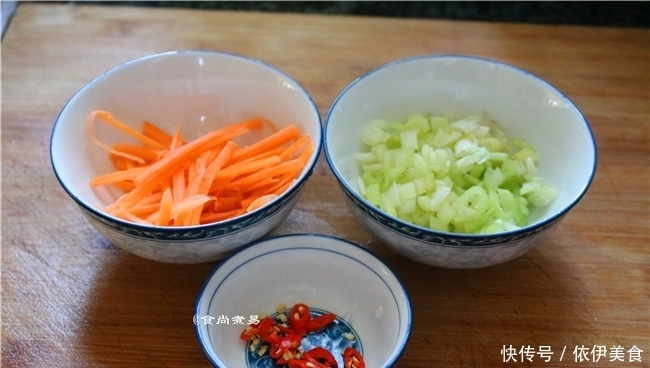 面条此做法,比隔壁面馆的味道还香,特简单,家人问我加了啥?