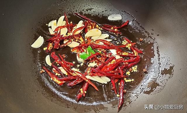 土豆条|饭店里卖几十元的香辣土豆条美食,教你在家自己做,几块钱搞定