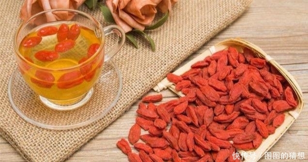 降临|每天坚持嚼几粒枸杞,一段时间后,4件“喜事”悄悄降临!