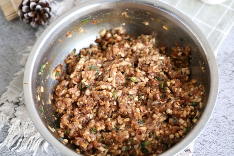 家常炸藕盒，外酥里嫩，咬一口就爱上的味道，大人孩子都爱吃