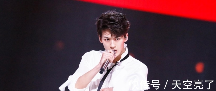 何洛洛|楊超越直女發(fā)言惹怒黃明昊，三大選秀廠牌神仙聯(lián)動(dòng)！大廠女孩破防