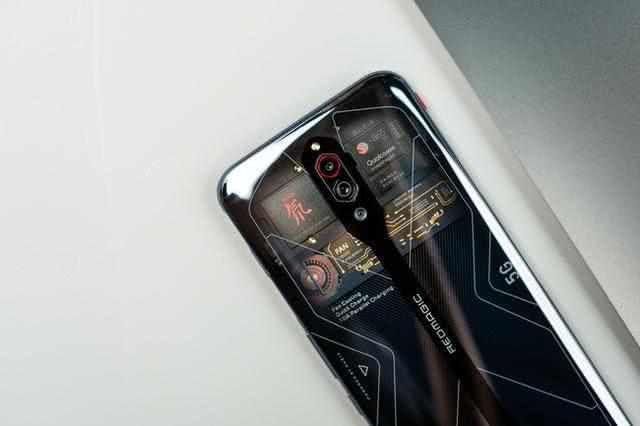 红魔5G氘锋|红魔16GB内存手机即将开售，骁龙865+144Hz刷新率，价格感人