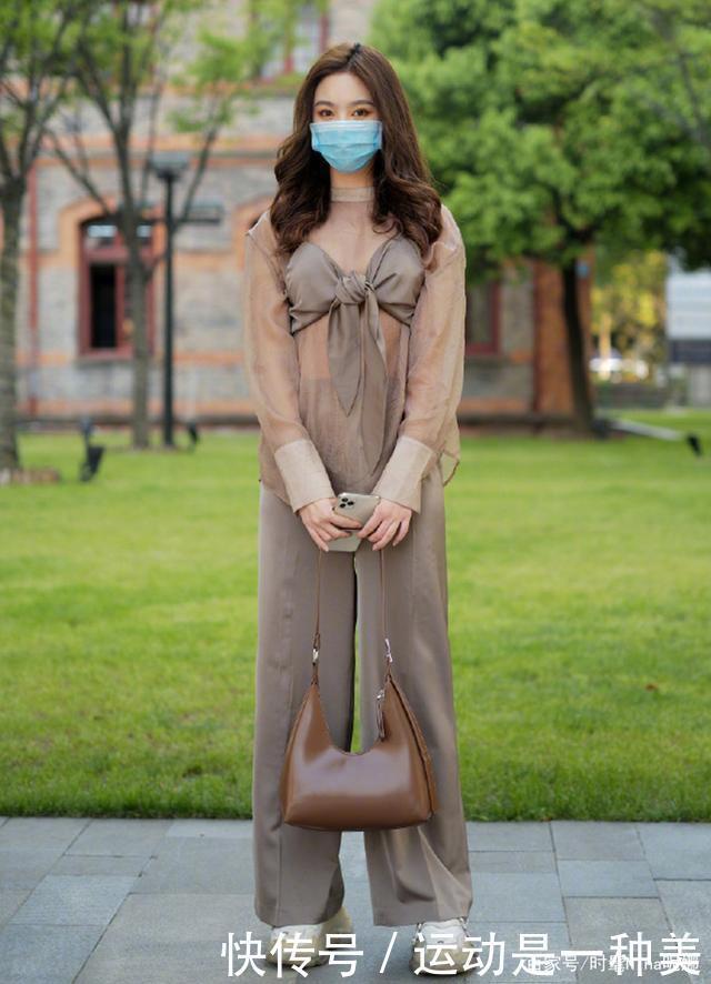 穿衣拒绝一本正经,今夏掀起“朦胧风”时尚潮流,洋气又时髦