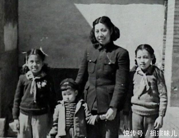 六旬老妇隐居深山,真实身份曝光后,高层领导亲自接她回京