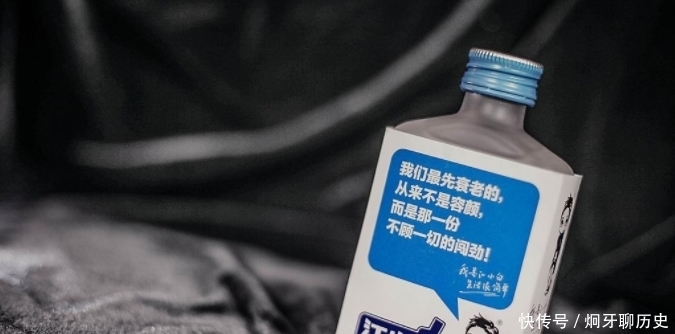 江小白|曾红极一时的江小白为何陨落?这个缺陷太致命,网友:自作自受