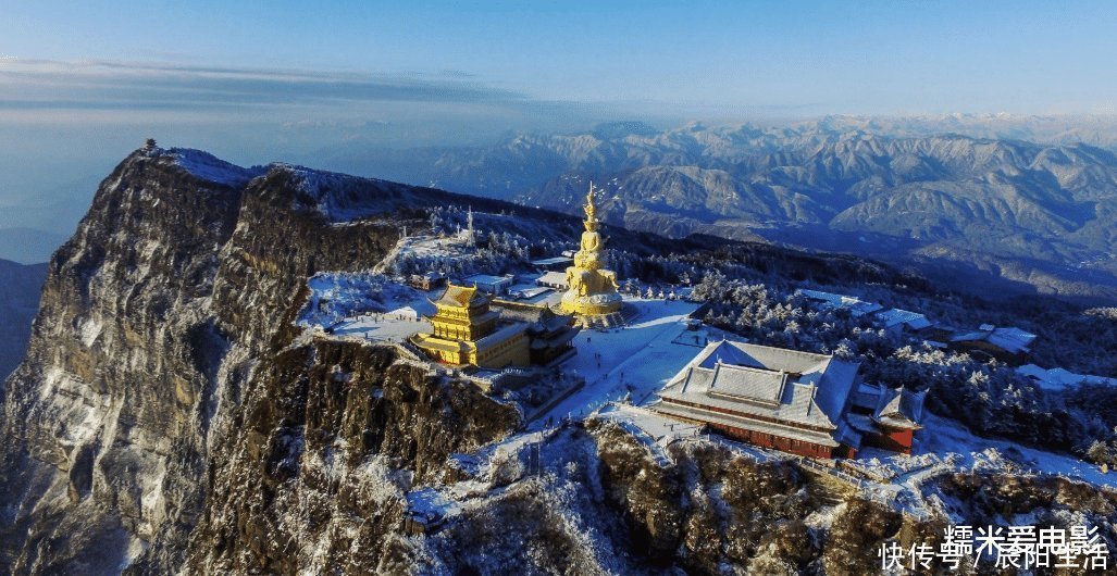 峨眉山,是我国四大佛教名山之一,以巍峨