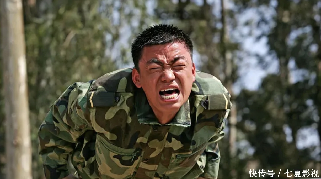 士兵突击剧组重聚,王宝强再穿军装引回忆,当年的士兵如今的腕儿