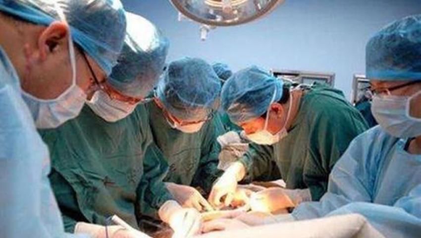 意外惊喜|24岁孕妈怀双胞胎不小心摔倒流产,无奈只能清宫,却发现意外惊喜