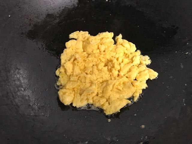 鸡蛋|天凉了这菜多给孩子吃，和鸡蛋一起炒，营养益智又美味，做法简单