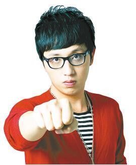 華少的毀滅史:從“藍(lán)臺(tái)一哥”到“過街老鼠”,他經(jīng)歷了什么?