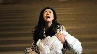 电话|4岁女儿“水”洗手机,妈妈情绪失控,一个举动再听不见喊妈妈了