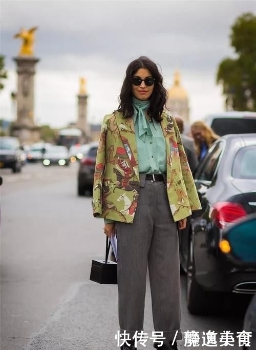 阔腿裤要让位了,今年流行穿这款“豆角裤”,不论胖瘦都能穿