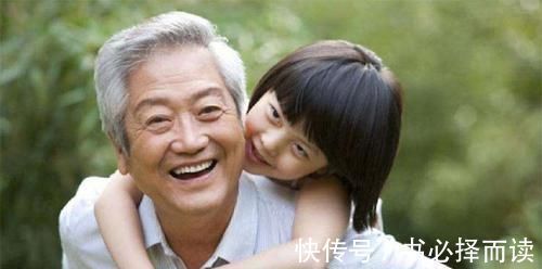 孩子|有三种老人很适合带娃,越带孩子越聪明,是的话恭喜了