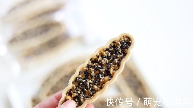 这款小零食最近火了,香香脆脆,甜而不腻,做法竟如此简单