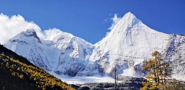 公里|稻城亚丁徒步，你经历过吗？这段来回10公里高海拔地区的山路！