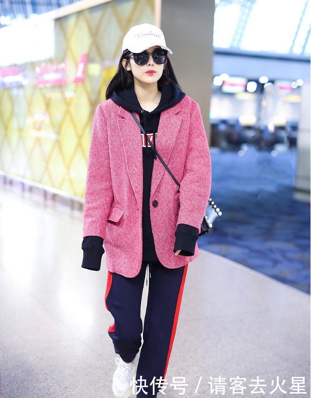 流行|冬季穿西装别配小皮靴了,今年流行这款鞋子,显瘦又洋气