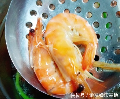  就可以|水煮虾你以为就是用水煮吗那你错了，多加一步才是最好吃的做法