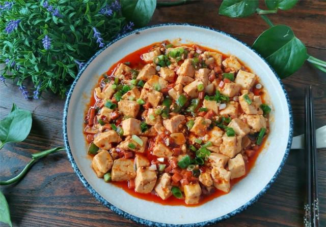  麻辣|教你家常豆腐的做法，比麻辣豆腐简单，看着就香，入味下饭