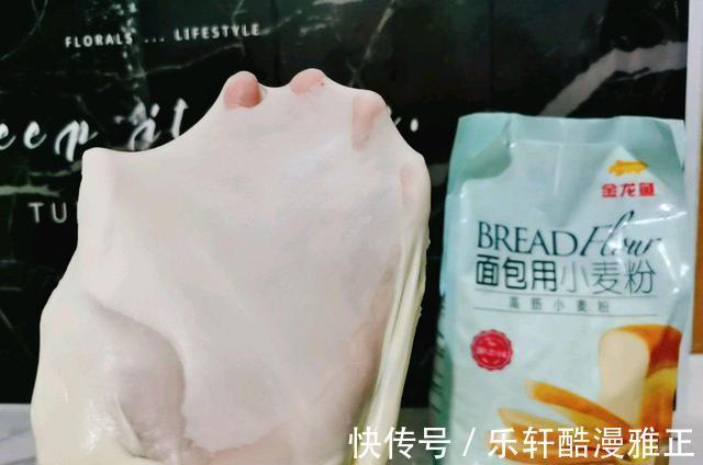 烤箱|在家做甜品，茶香四溢的红茶面包，制作简单还美味
