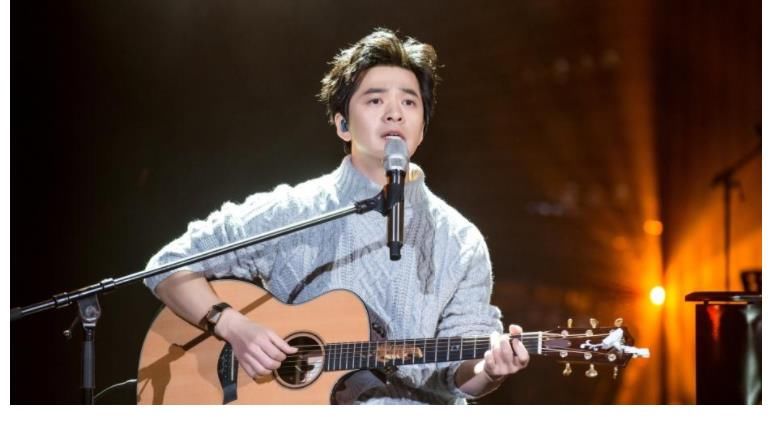 她是清华女博士，老公是天才歌手，两人5岁相识至今没房也没孩子