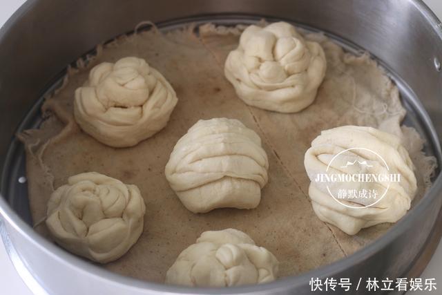 好看|又找到一种花卷新做法,不用拧,倍儿好看,手残党也能一次成功