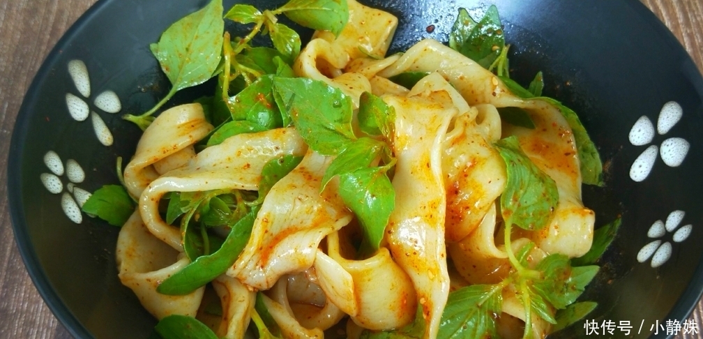 我家面条从来不买,教你秘制做法,筋道爽滑,1.5元面粉做一锅