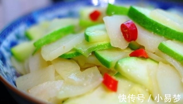 炒土豆丝|土豆别再炒土豆丝了，这种做法才是孩子最爱的，炒一盘都不够吃