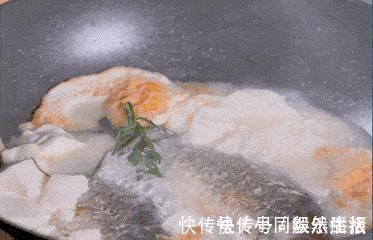炖鱼汤|煎蛋、煎鱼或煎豆腐,直接用油煎就错了!多做1步,不粘锅也不破皮