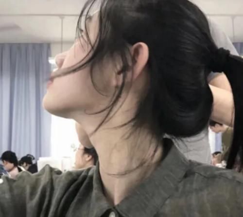 天生“带妆脸”的女生,80%有这3习惯,素颜都比朋友化妆好看