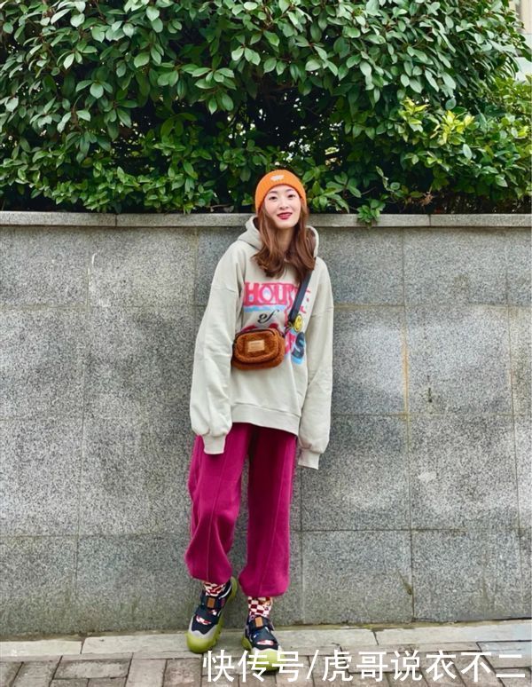 春季穿什么?当然是穿减龄又乖巧的卫衣了,这些卫衣入手不亏