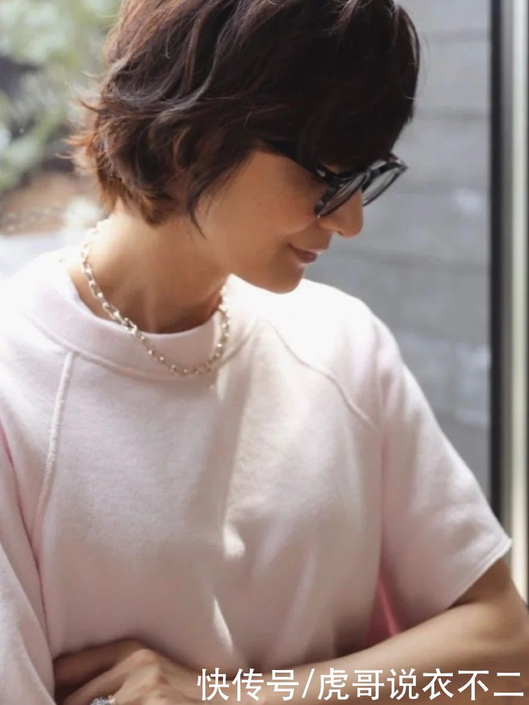 穿搭|适合50岁女人的夏季美搭，将这4个原则化为己用，谁见都夸年轻