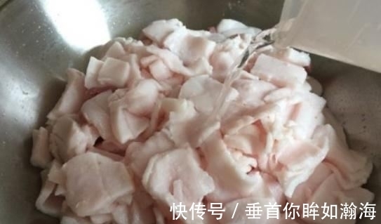 食材|熬猪油时，大部分人只懂加水！多加这两种食材，熬出来乳白鲜香