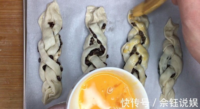 简易小甜点,自己在家做只需15分钟,成就外酥内软的美味甜点
